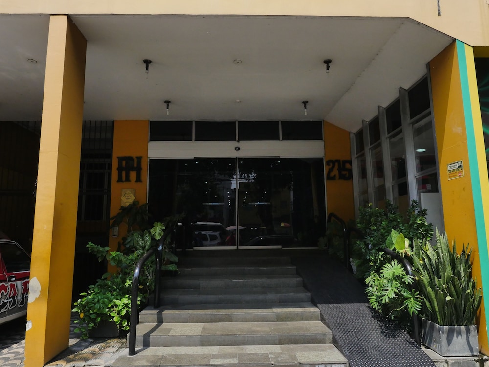 Plaza Hotel 1/50
