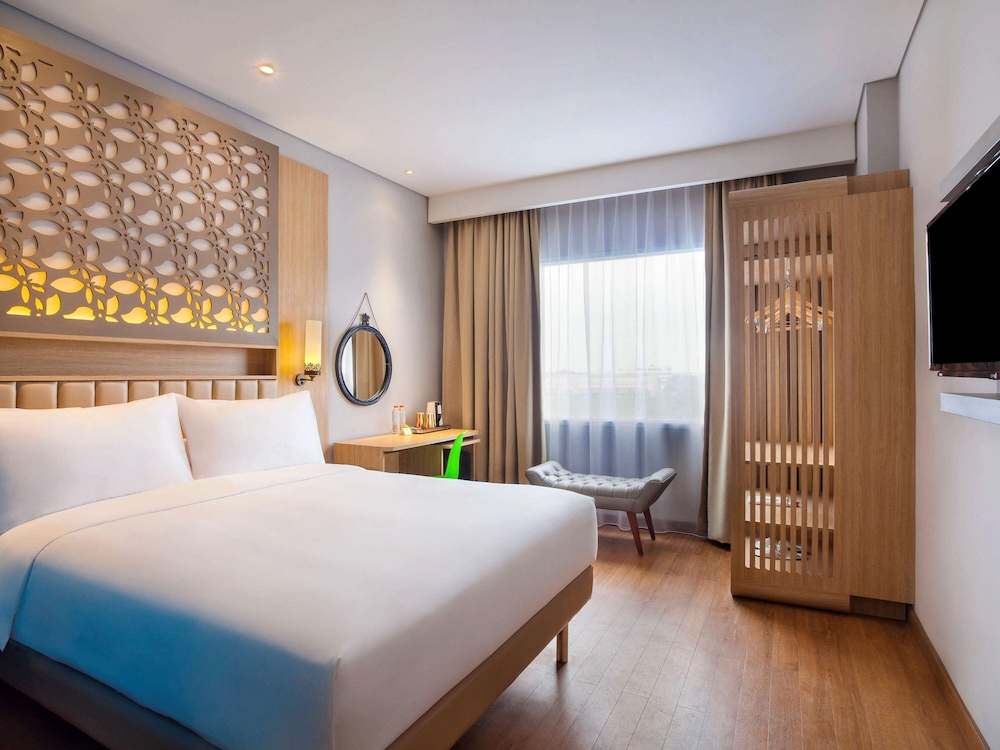 IBIS STYLES CIKARANG 14/35