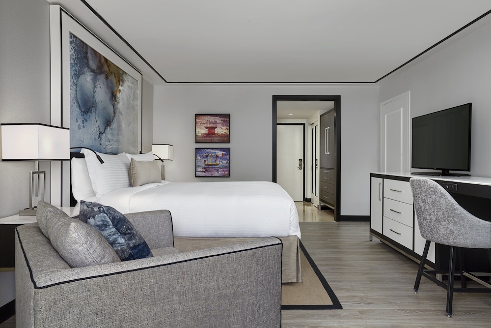Loews Miami Beach Hotel – South Beach 51/78