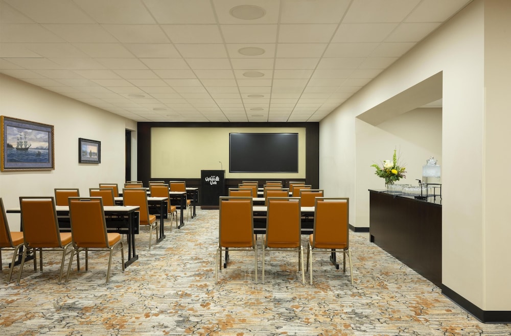 Hotel Captain Cook 68/77