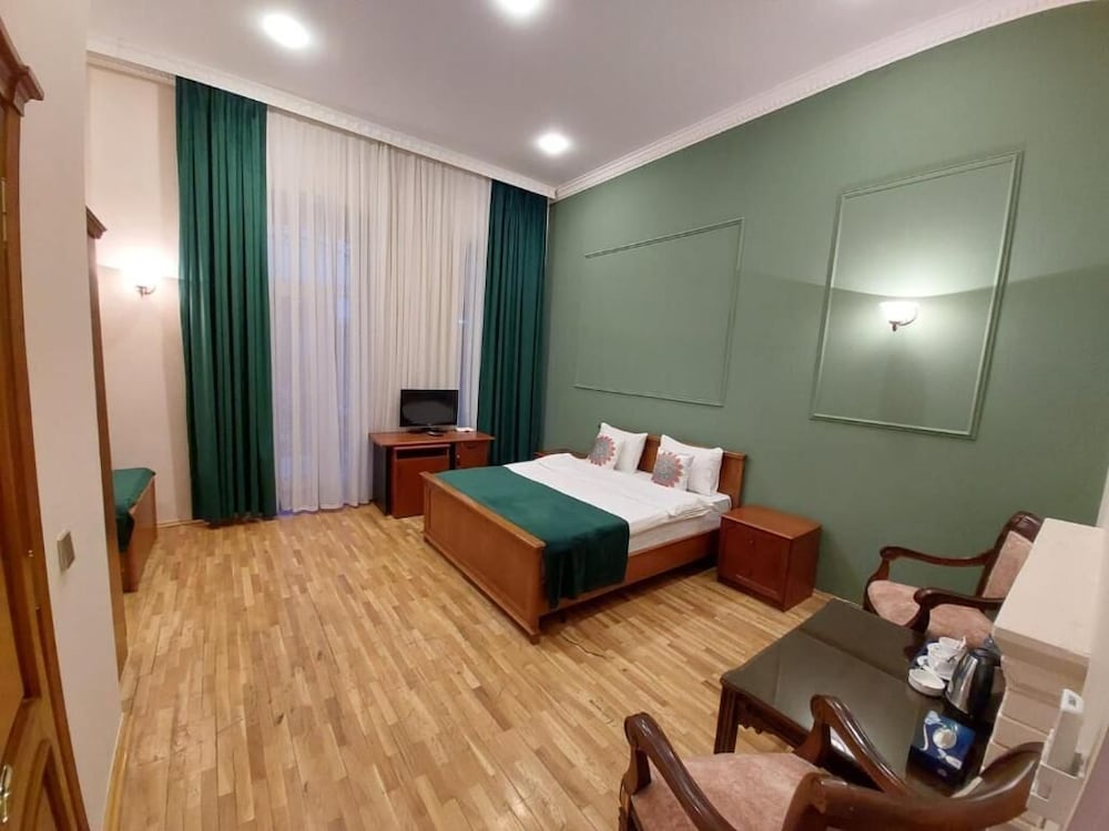 غرفة عائلية ثلاثية بسرير كوين وسرير فردي، Swan Hotel 5/7