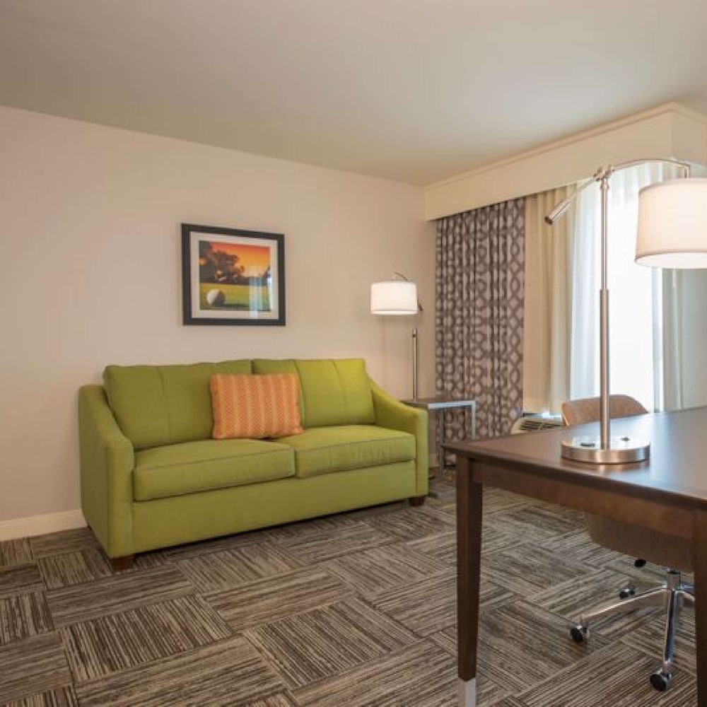 Hampton Inn Waynesboro, GA 25/42