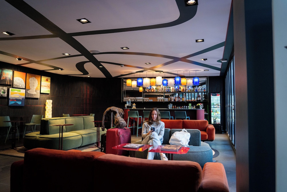 Ladera Hotel 32/50
