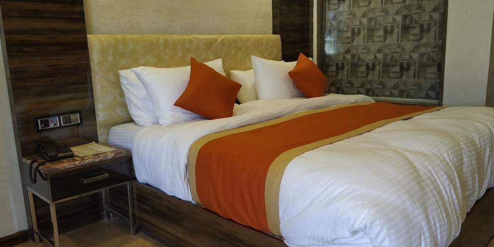 Hotel Dev Residency 10/50