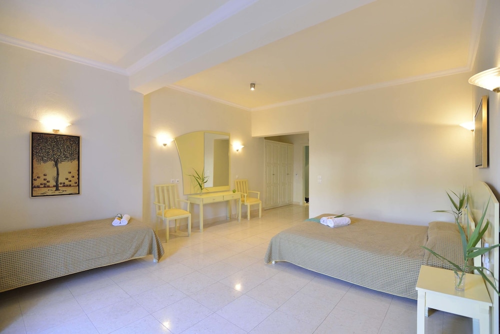 Petinos Hotel 20/34