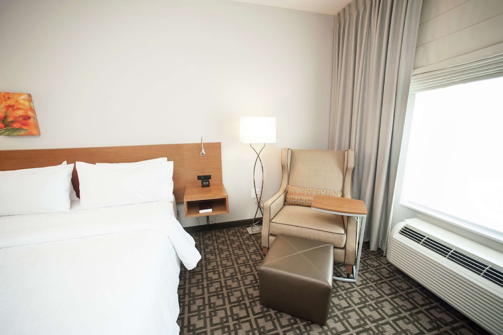 HILTON GARDEN INN SAN ANTONIO-LIVE OAK CONFERENCE CENTER 24/76