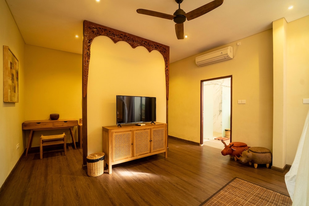 LAROSE VILLA 33/47