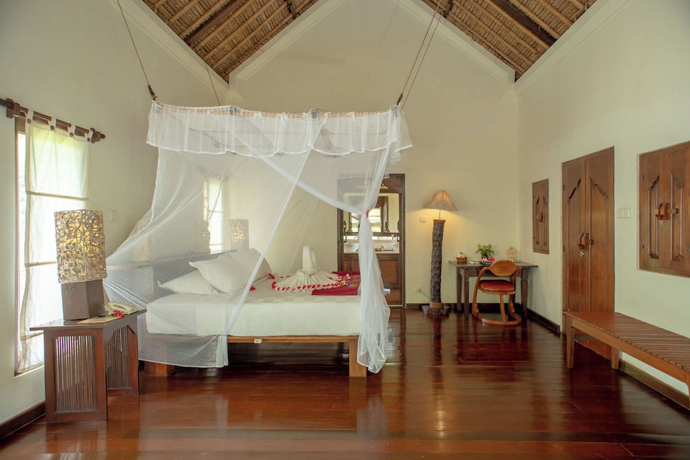 MANGROVE, SUITE