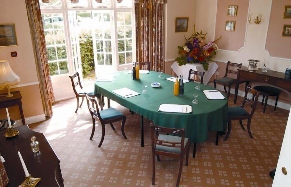 Corse Lawn House Hotel 37/49