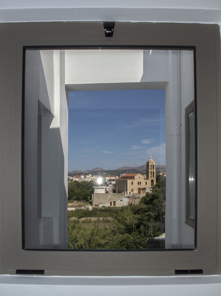 Castell Hotel 6/50