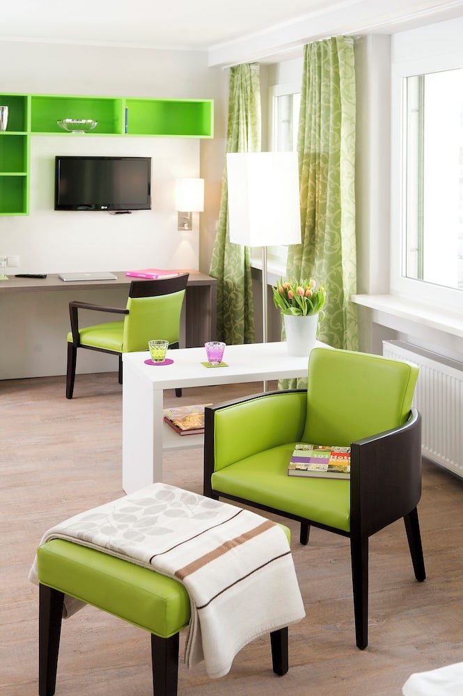 Bonnox Boardinghouse & Hotel 50/61