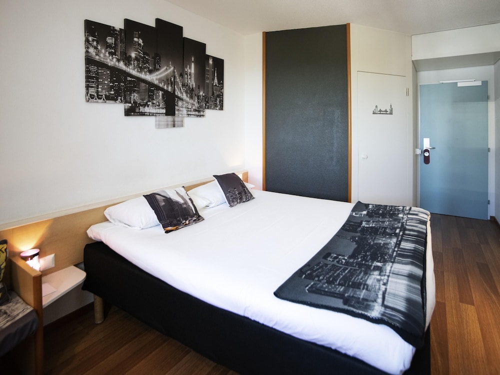 IBIS FRIBOURG 19/50