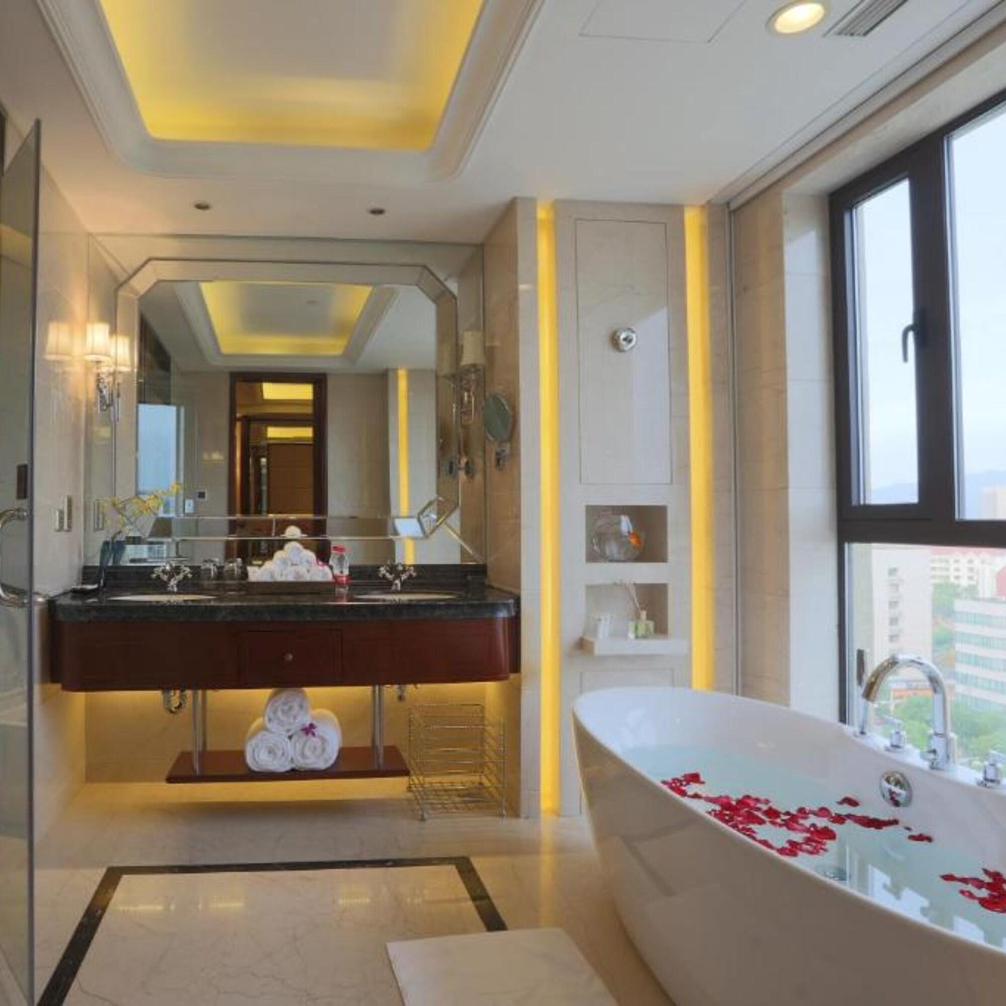 Linhai S And N International Hotel 38/39
