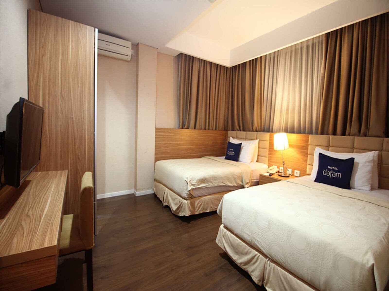 EXECUTIVE, SUITE