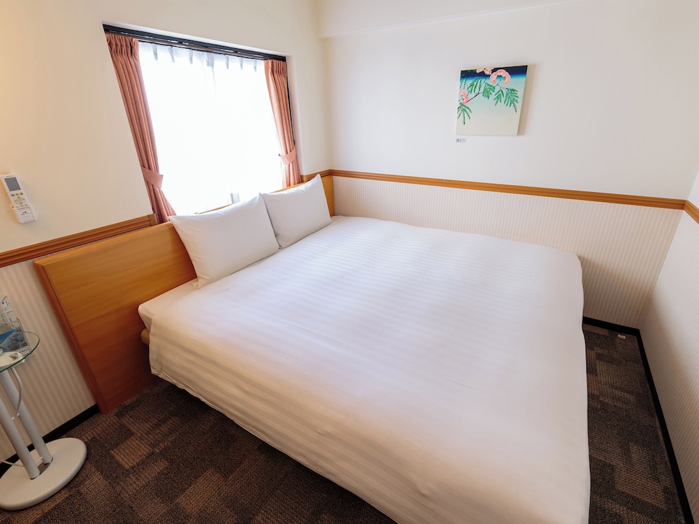 ROOM, DOUBLE BED