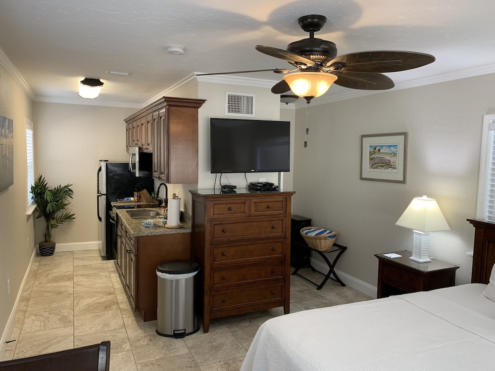 Twin Palms at Siesta 9/50