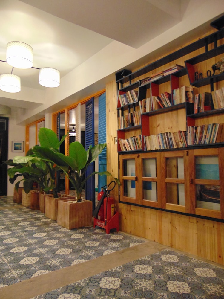 Hotel De Condor 5/46