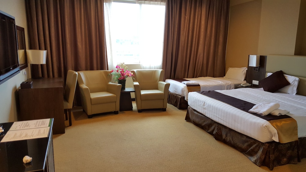 FAMILY SUITE, CITY VIEW