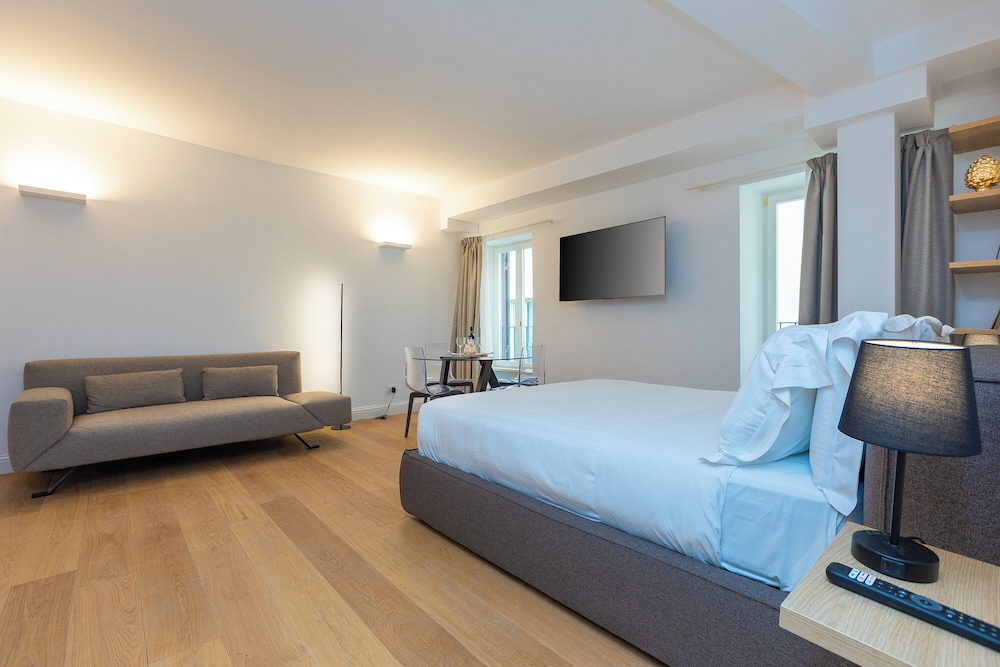 COMFORT, STUDIO, SUITE, DOUBLE BED, SOFA