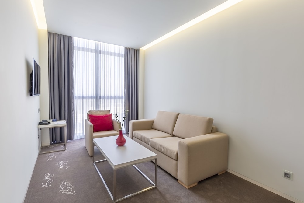 Melia Maputo Sky 30/66