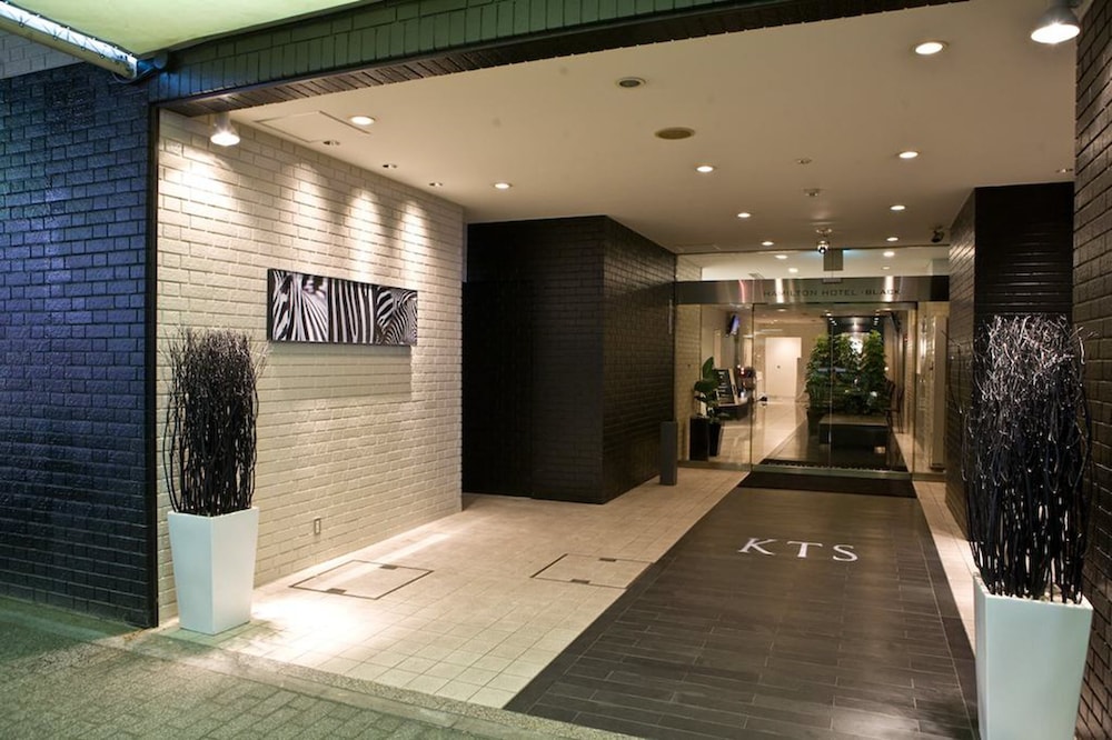 Hamilton Hotel Black 21/36