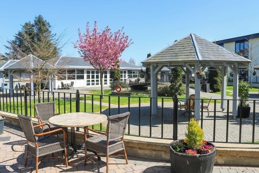 Amber Springs Hotel Health Spa 44/50