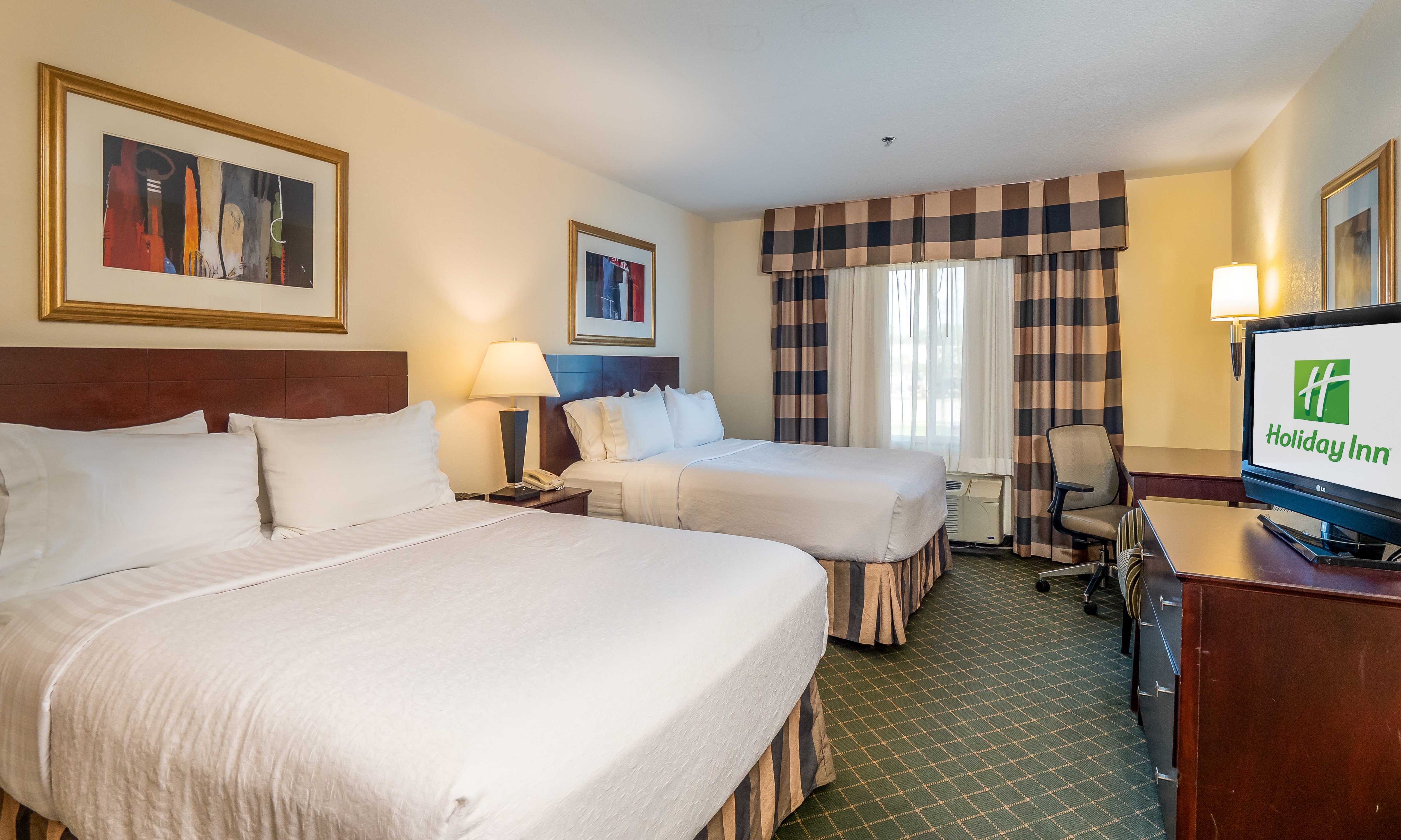 Holiday Inn Conference Ctr Marshfield 10/70
