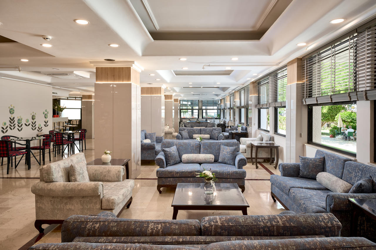 Club Titan Hotel 3/43