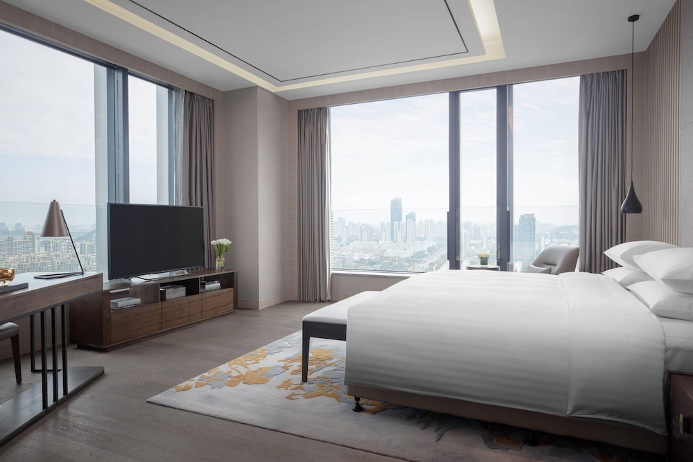 Executive, Suite, King Bed