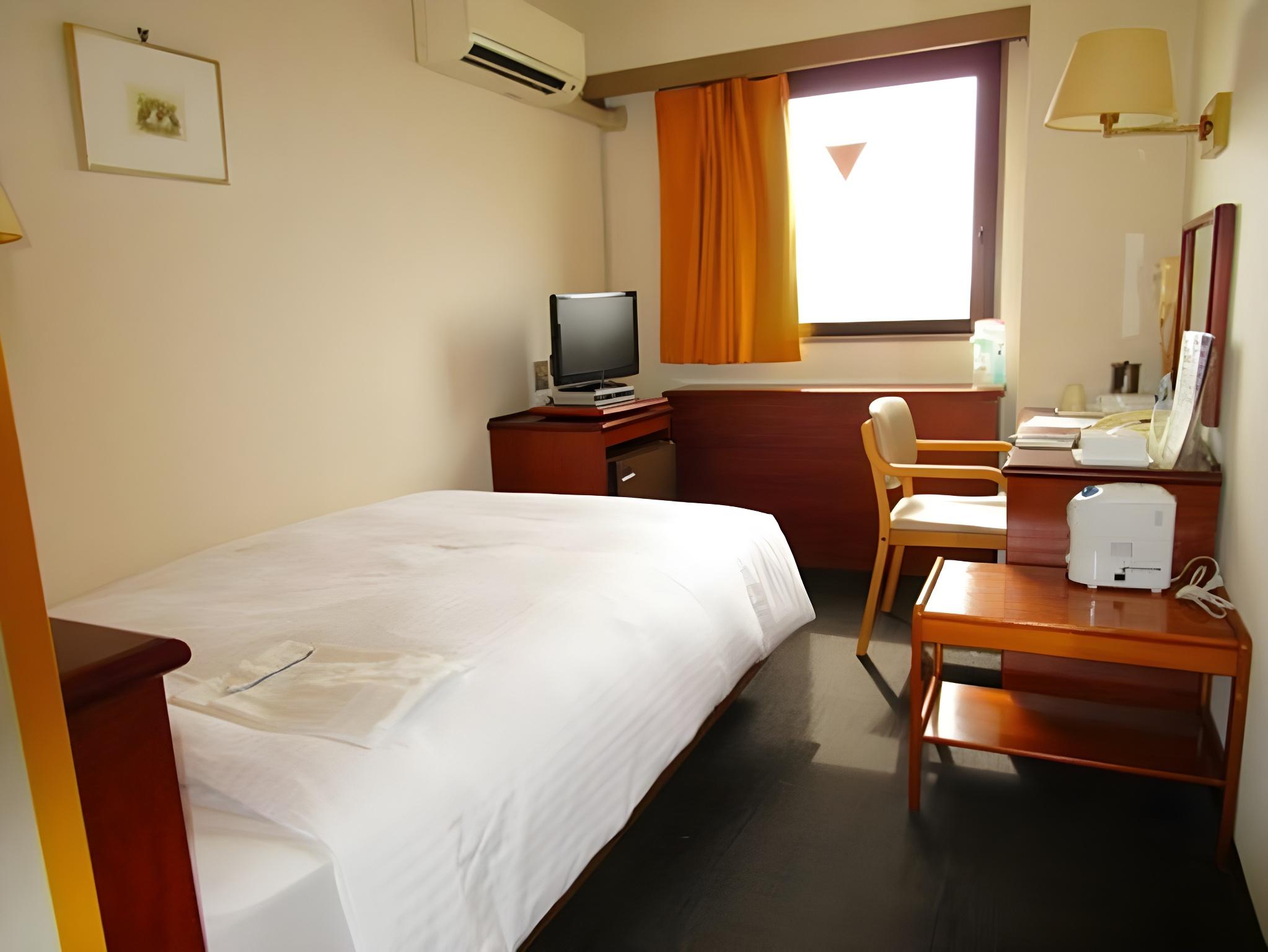 Semi Room, Single, Semi Double Bed