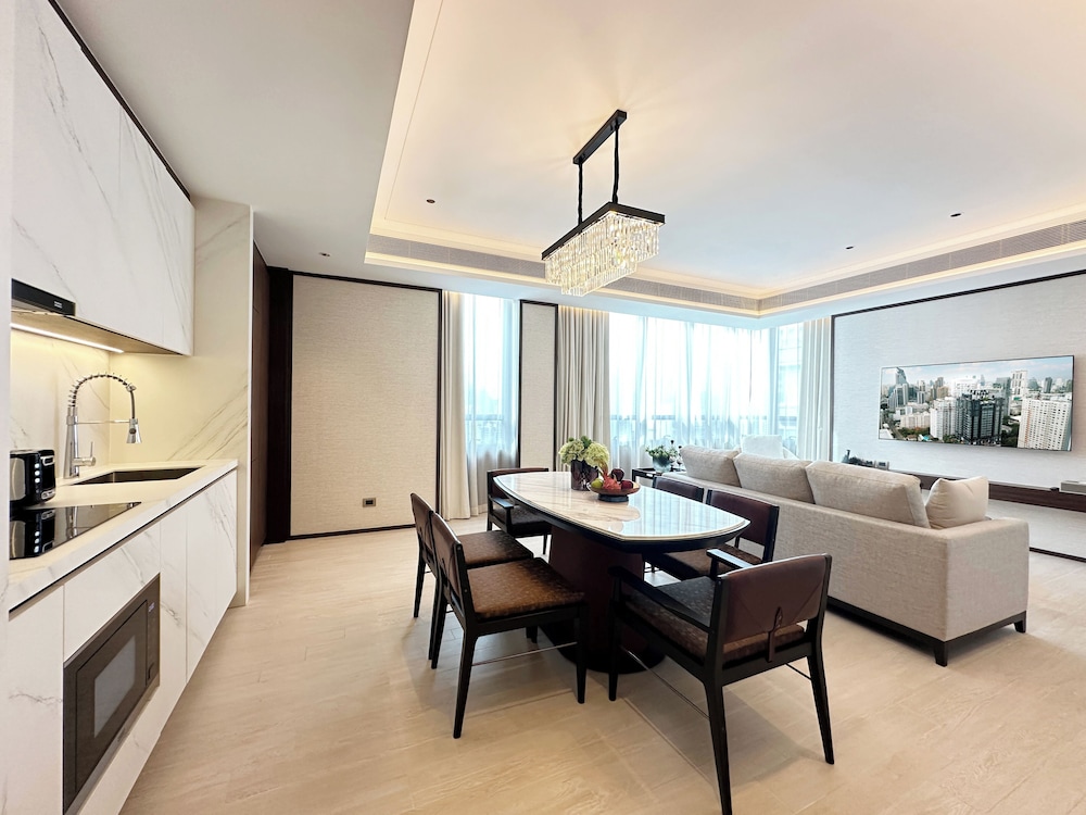 SILQ Hotel & Residence 34/50