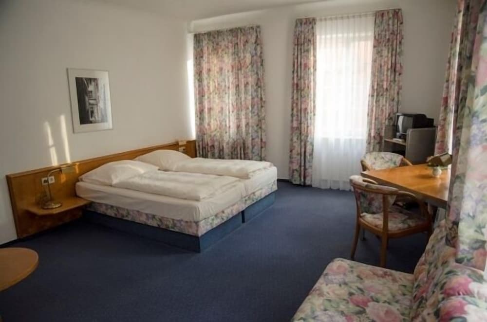 Hotel Am Rathaus 10/24