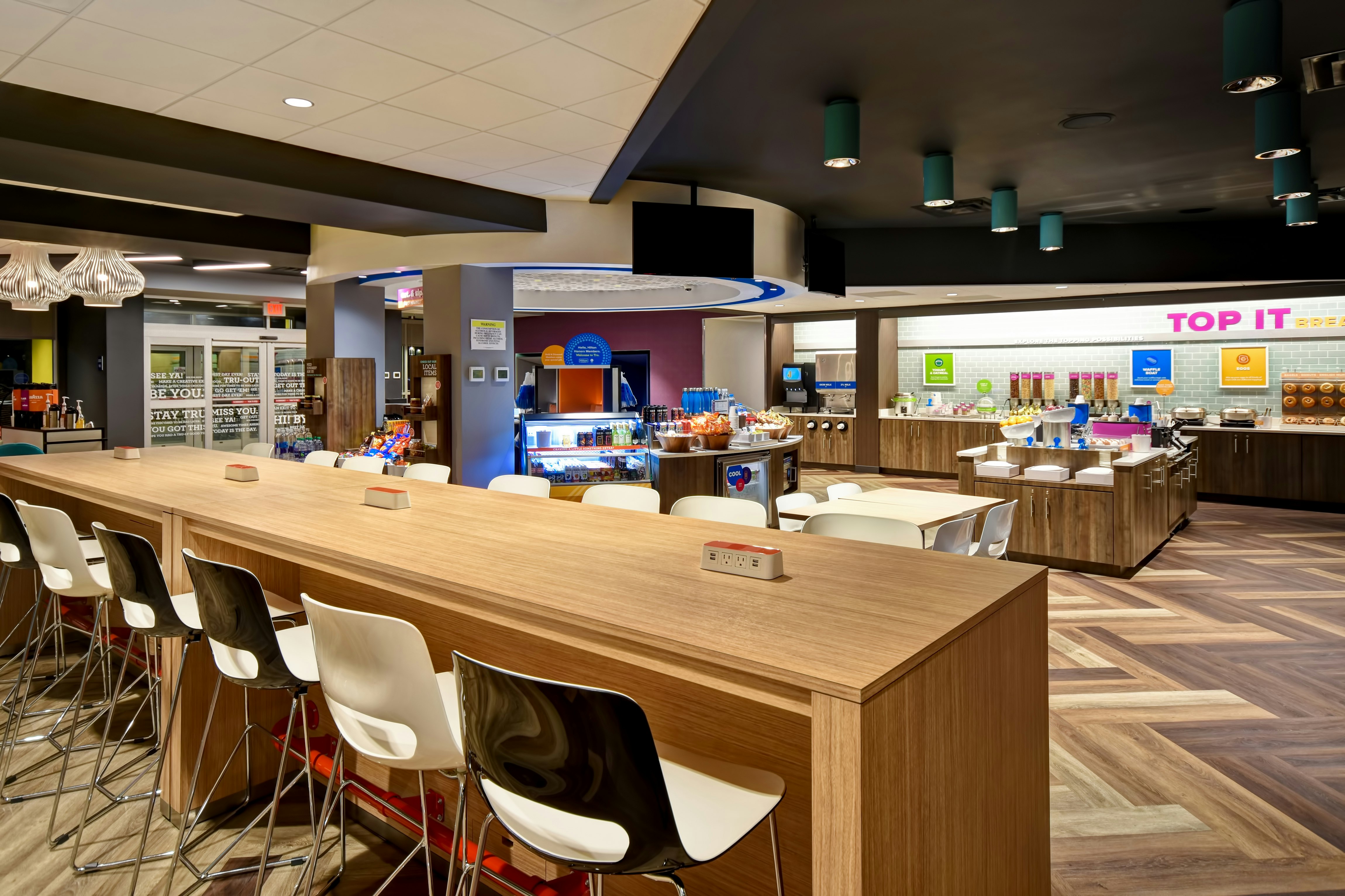 Tru by Hilton Pigeon Forge, TN 37/55