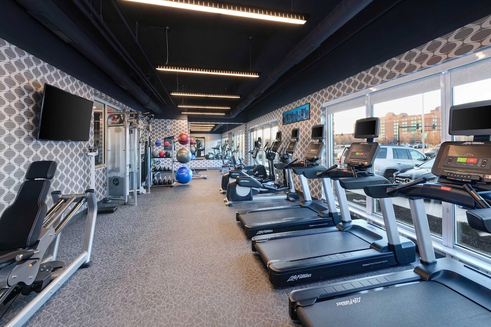 Aloft Cincinnati West Chester 26/42