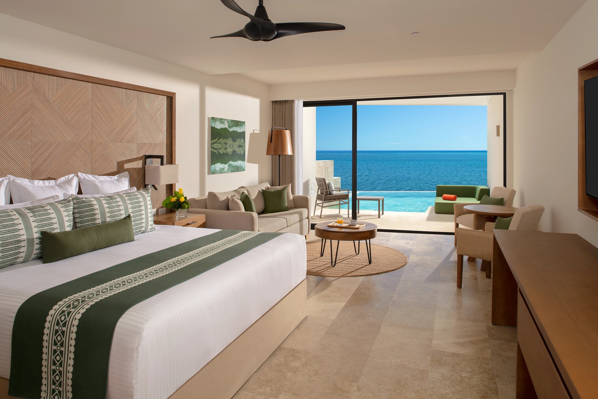 Junior Suite, King Bed, Ocean Front