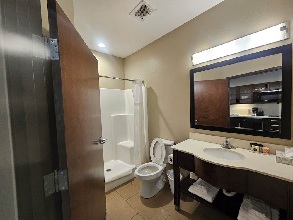 Heritage Place Hotel & Suites 44/48