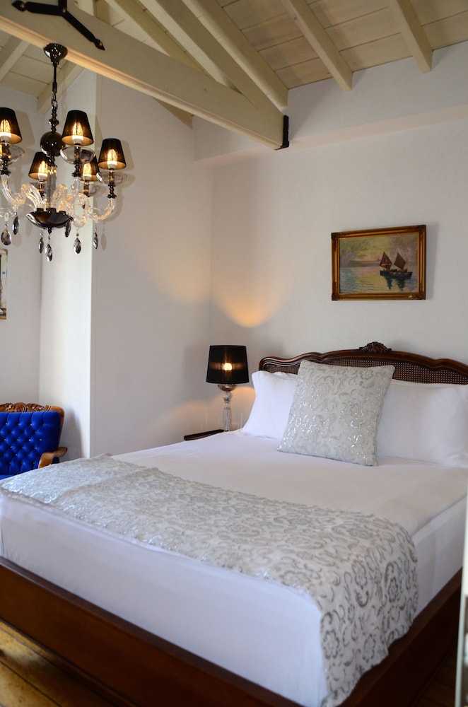 Nisi Hotel 9/63
