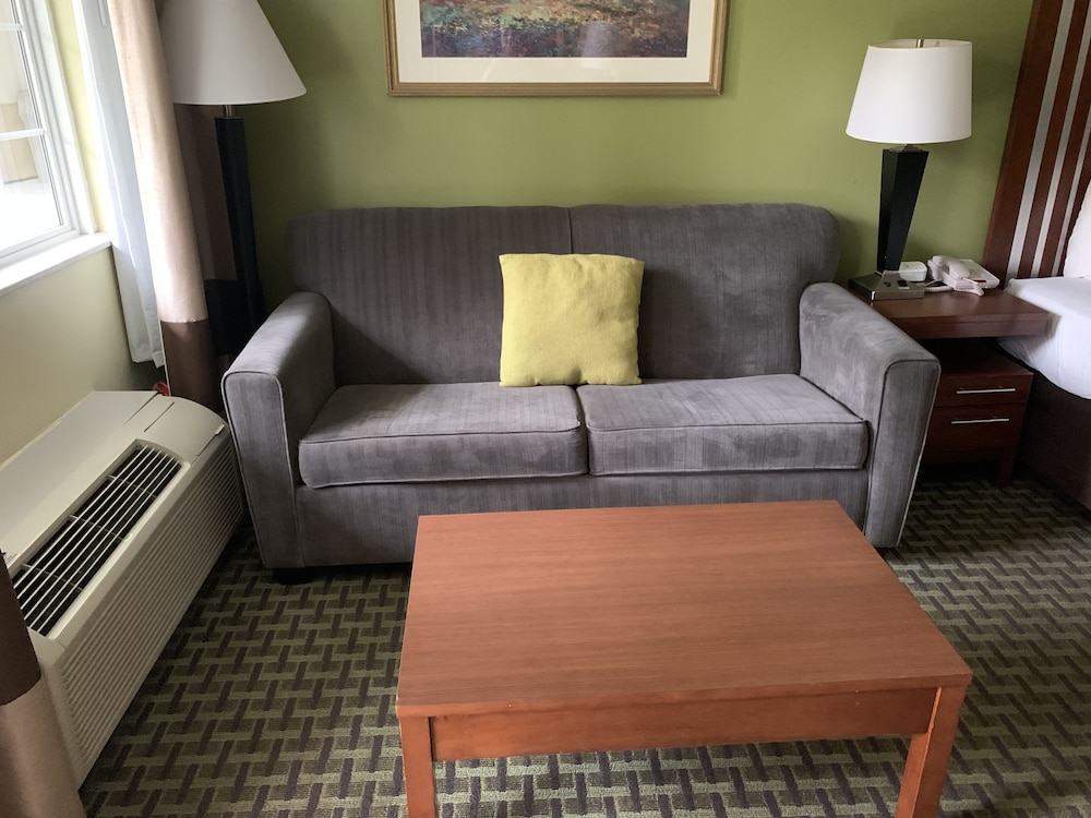 Days Inn by Wyndham Austintown 26/41