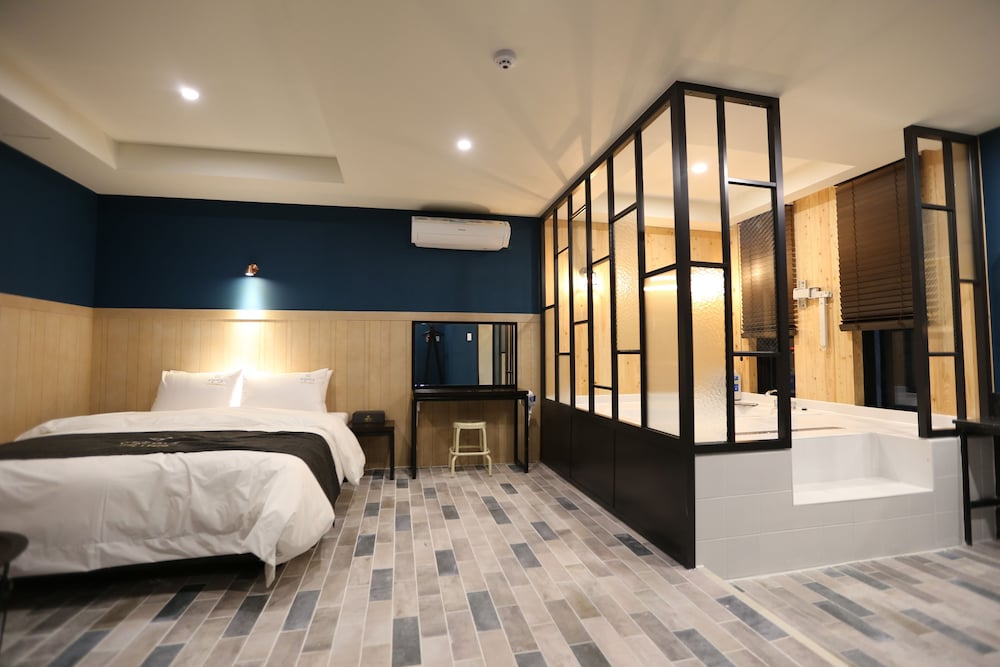 Hotel Leeds 10/17