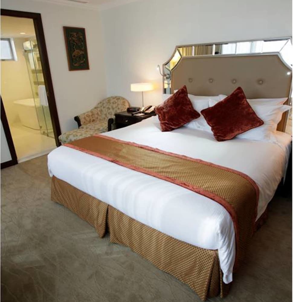 Discovery Suites 17/51