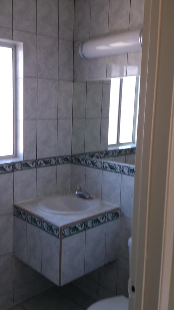 Santa Ana Travel Inn 26/40