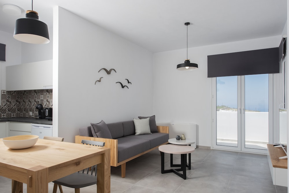 Valery Suites 34/54
