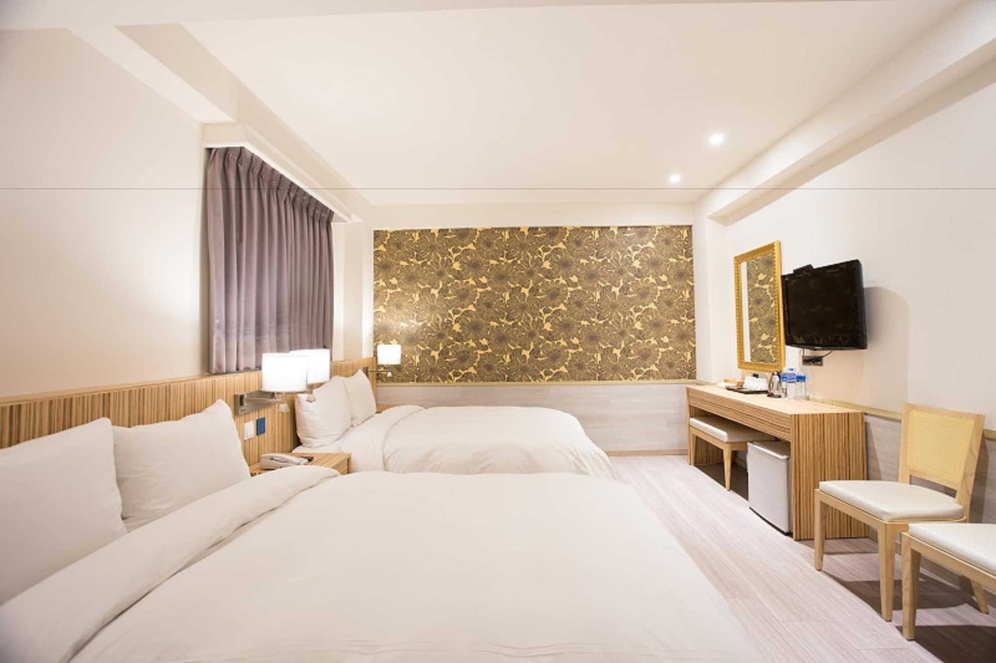 FAMILY, QUADRUPLE, 2 DOUBLE BEDS