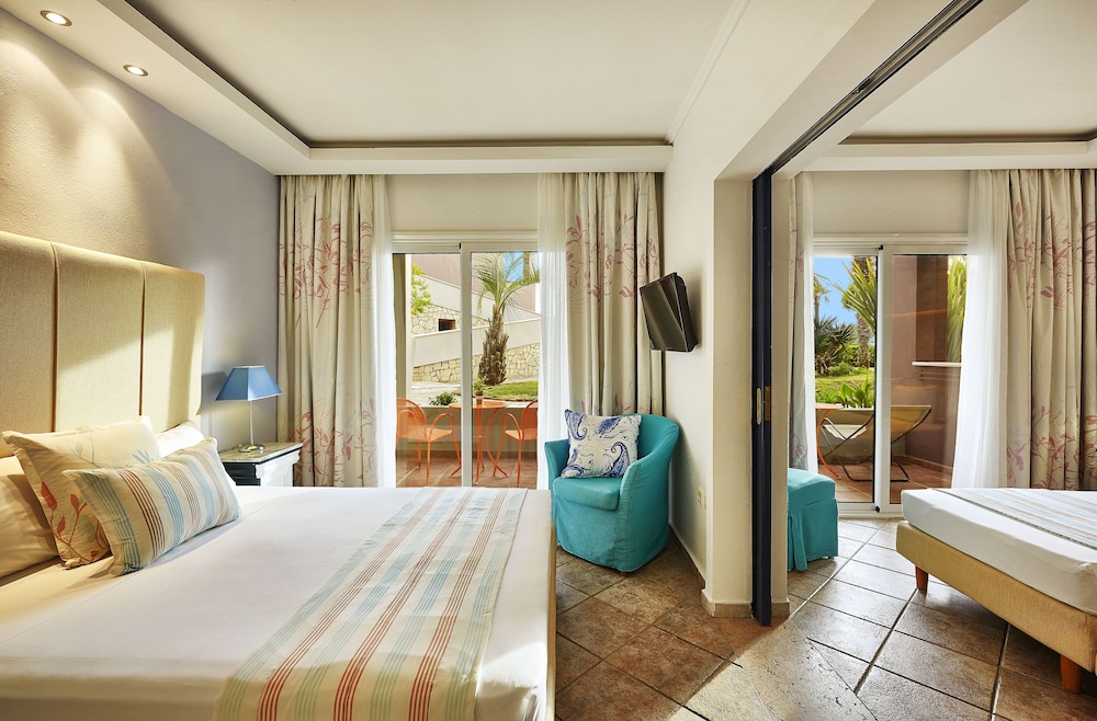 Ilio Mare Beach Hotel by GHH 14/75