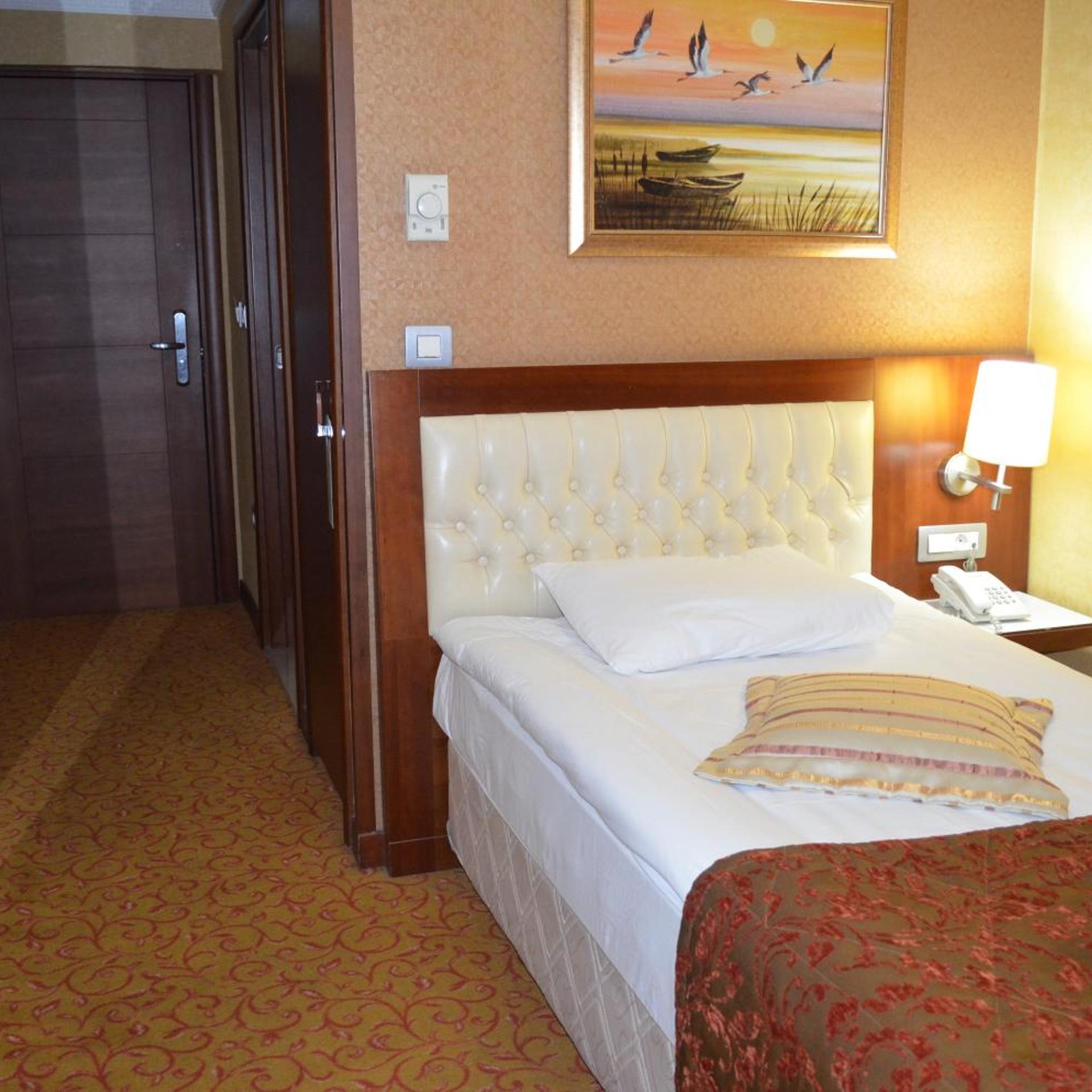 Room, Single