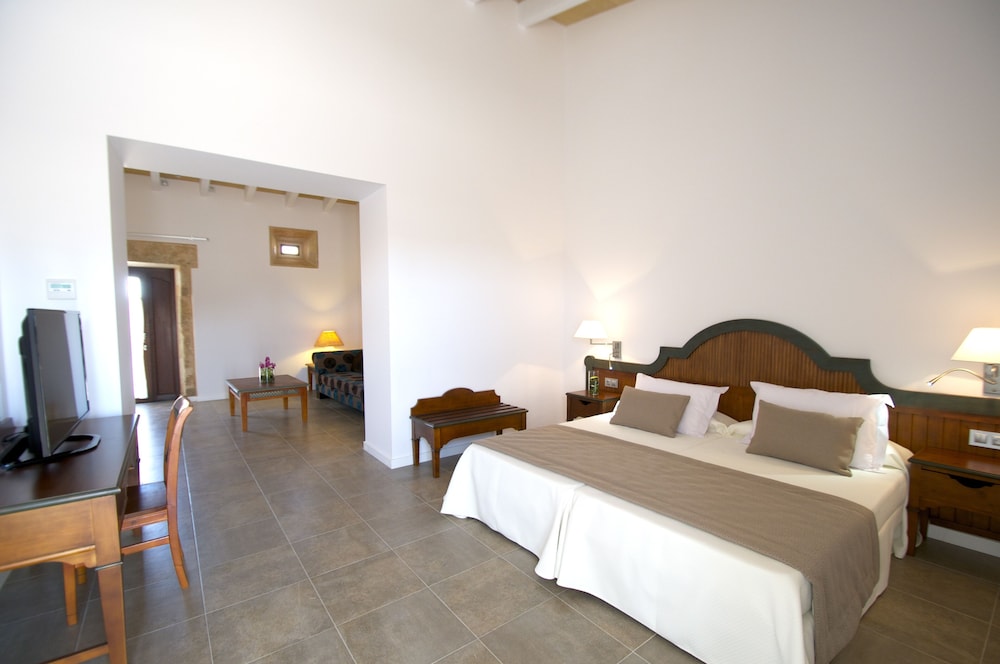 Bennoc Petit Hotel 20/80
