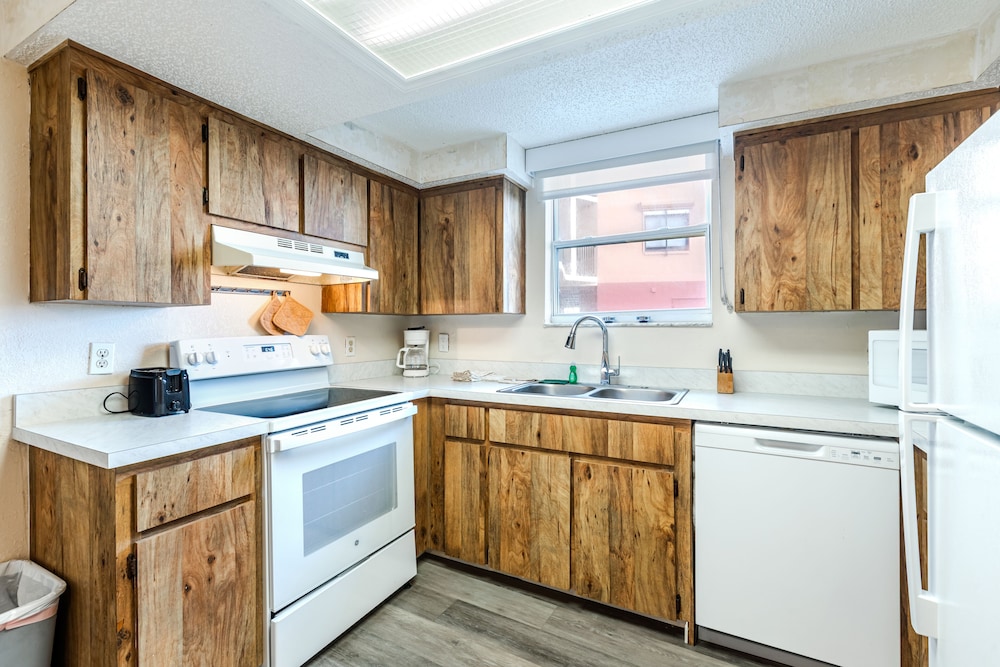 Grand Shores West 70/72
