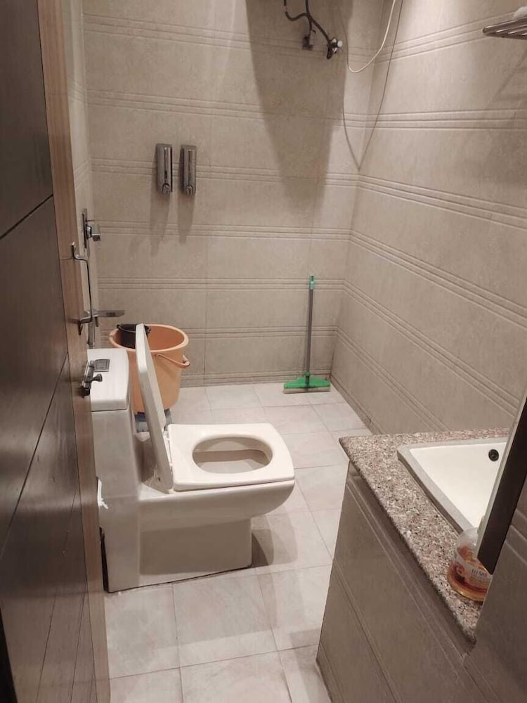 Hotel Stay At Green View 42/47