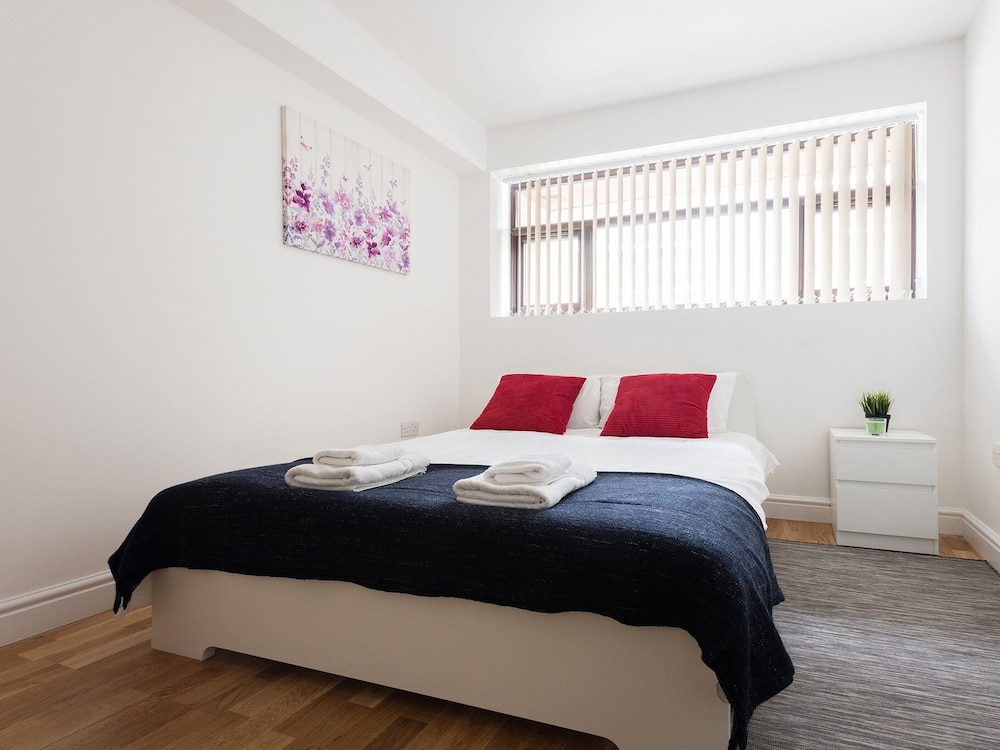 Canary Wharf Studios 4/50