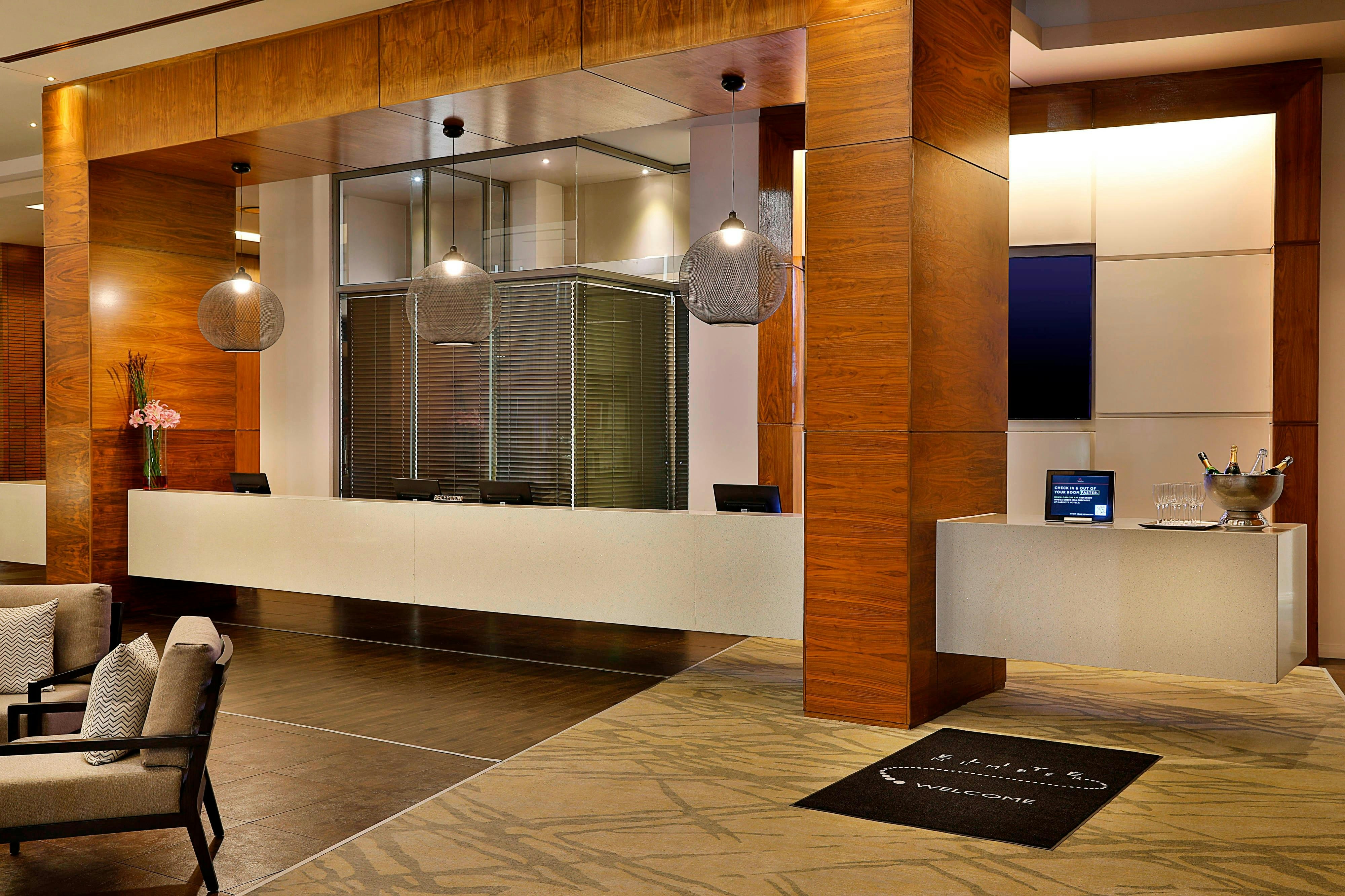 Cape Town Marriott Hotel Crystal Towers 5/27
